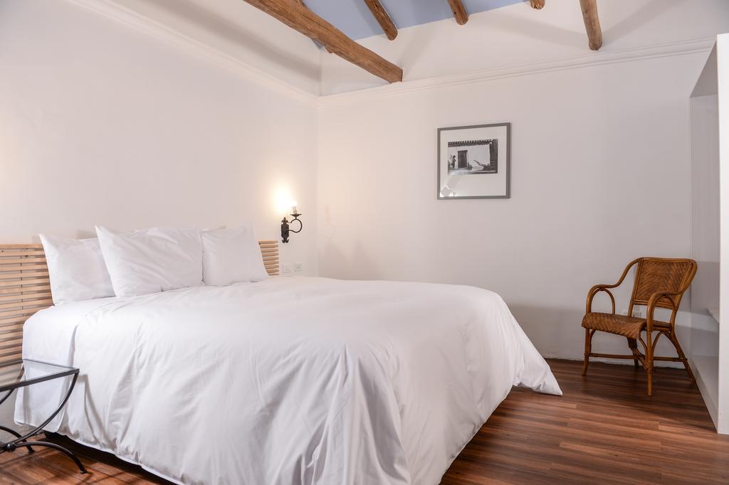 Deluxe, Double Bed