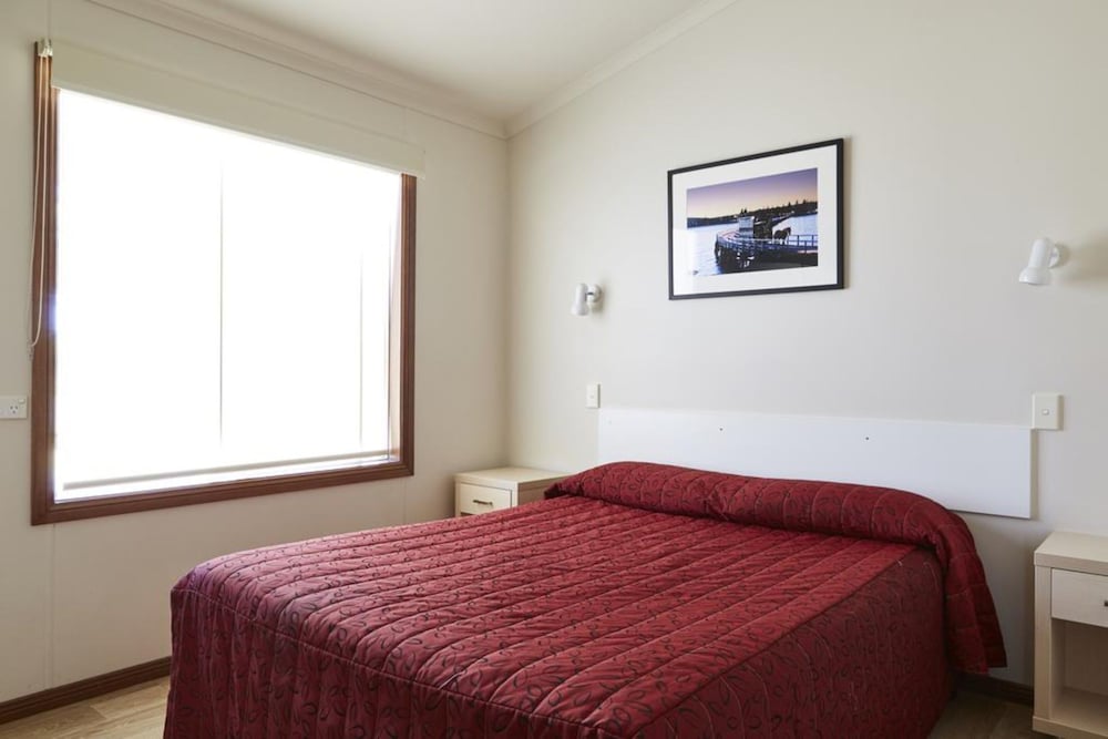NRMA Victor Harbor Beachfront Holiday Park 24/71