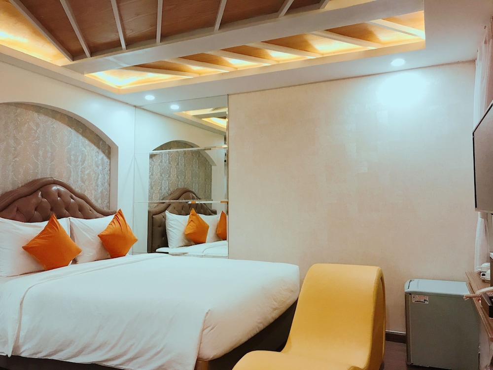 Cupid Hotel 18/72