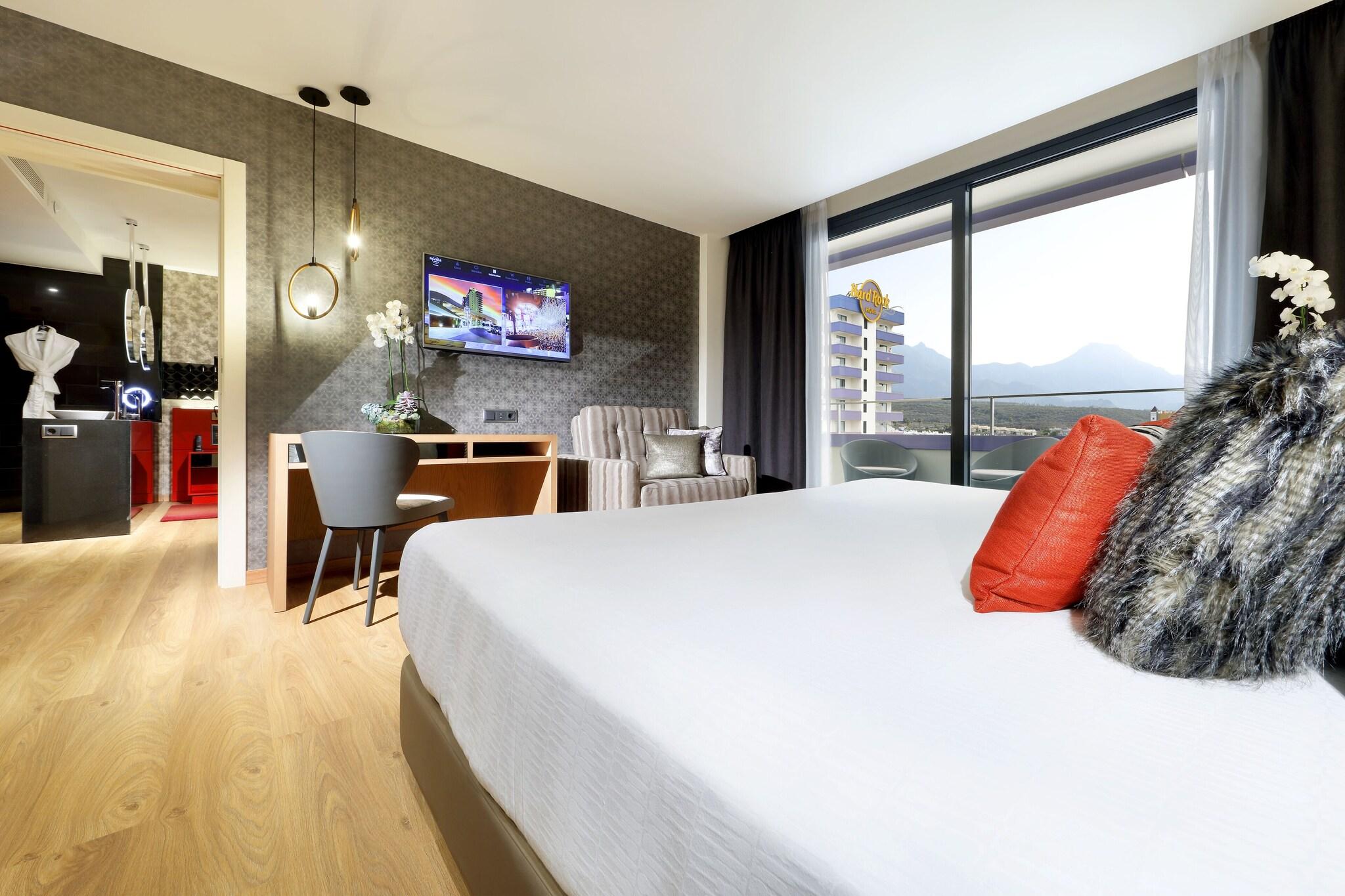 Deluxe, Single, Double Bed