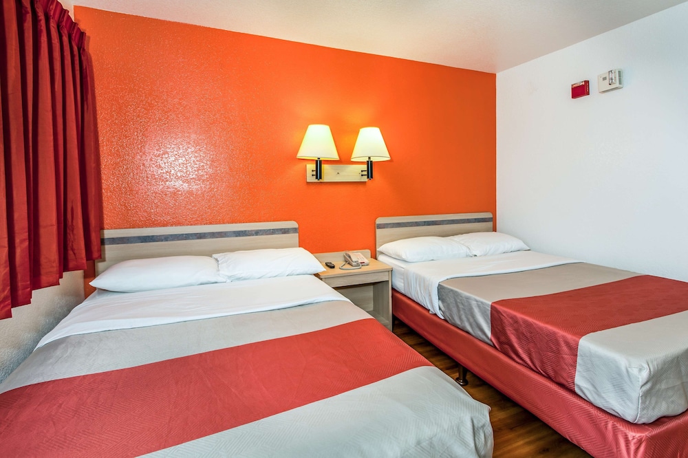 Motel6 Vacaville, CA 24/42