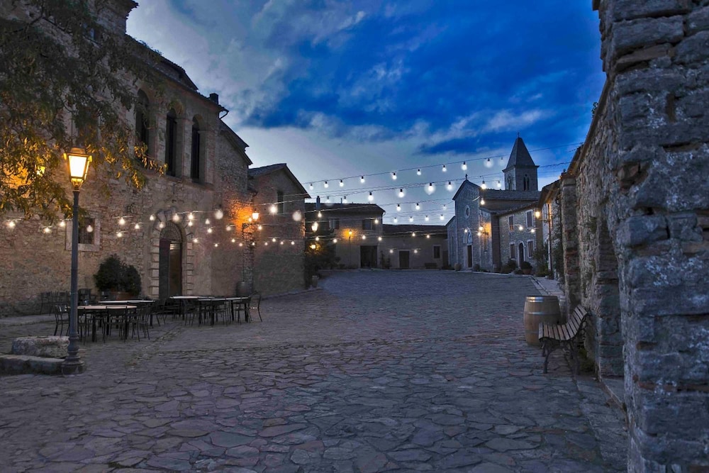 Castello Di Titignano 35/50