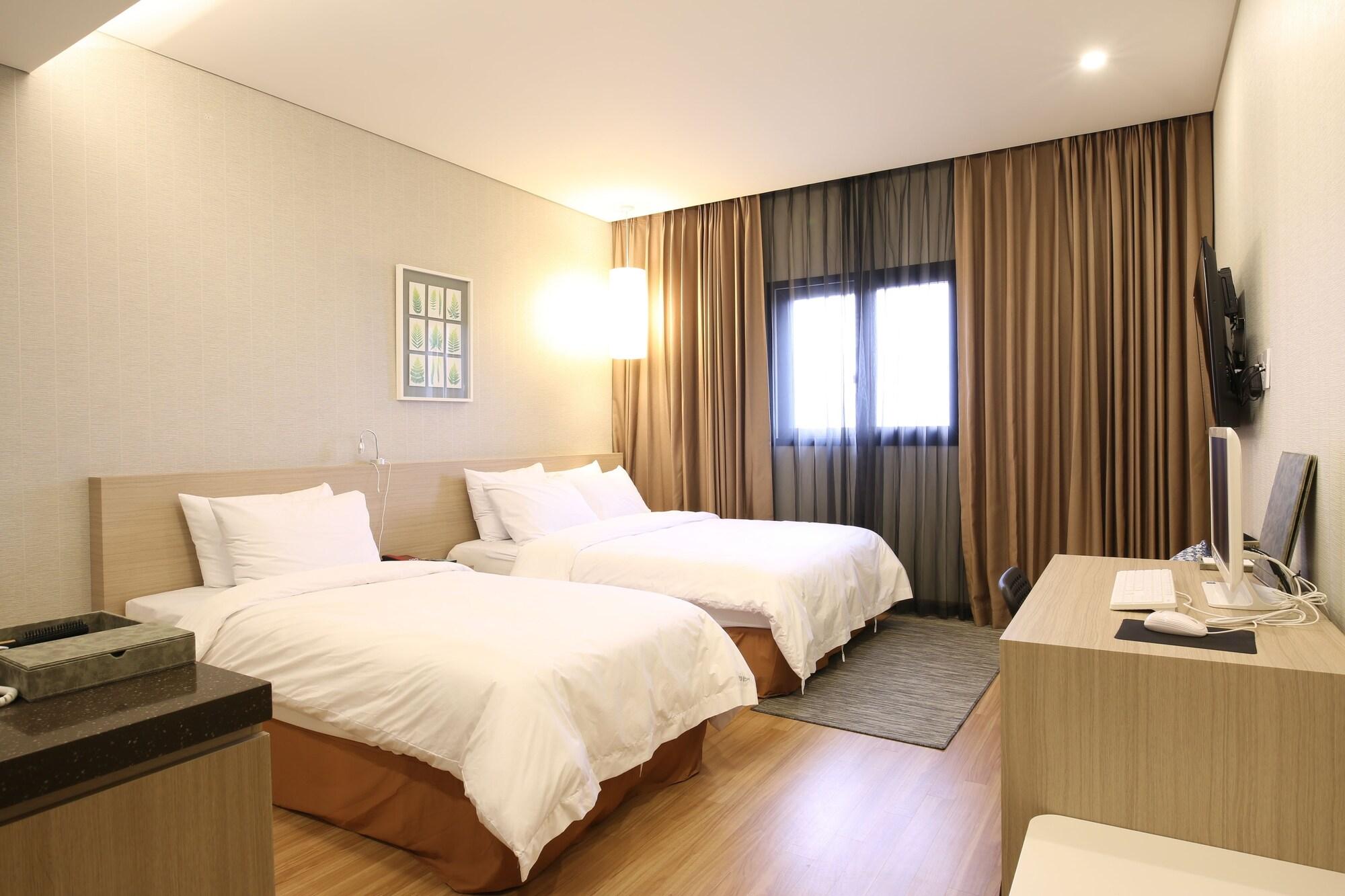 Hotel Clover 16/28