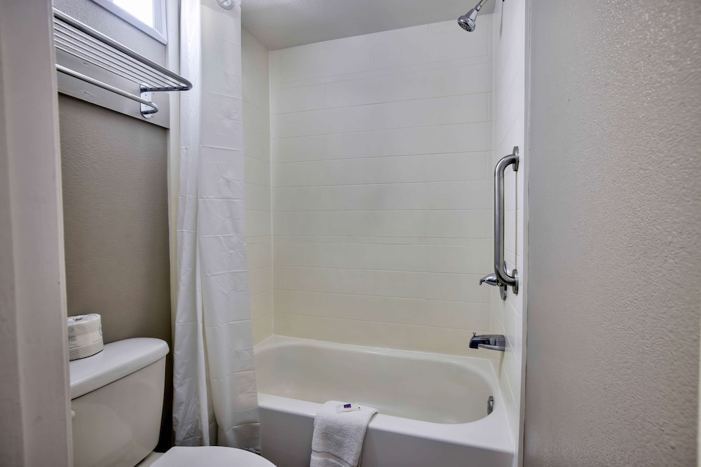 Motel6 Jackson, MS 51/61