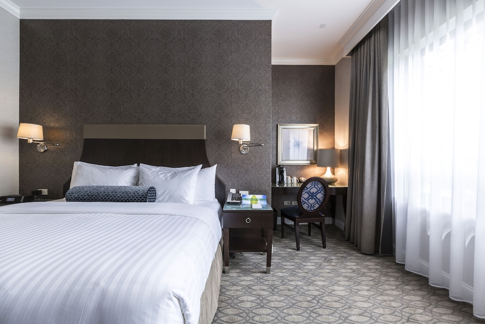 La Banque Hotel 10/40