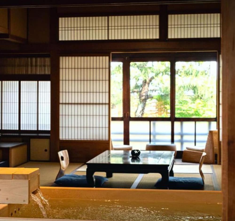 Kyoto Cha No Yado Nazuna Nijo Bettei 35/50