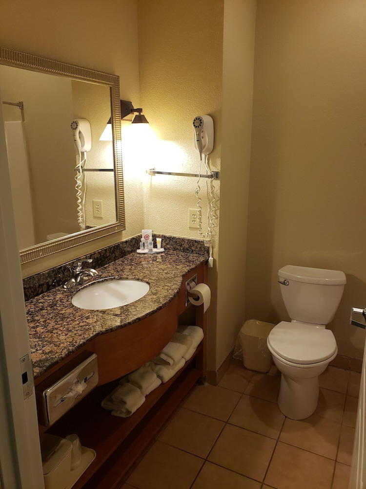 Comfort Suites South Point Huntington 17/43
