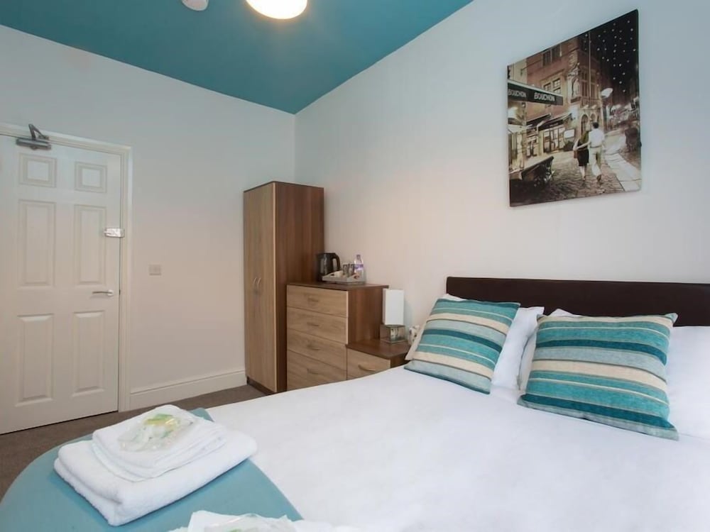 Townhouse @ Westminster Street Crewe 3/6