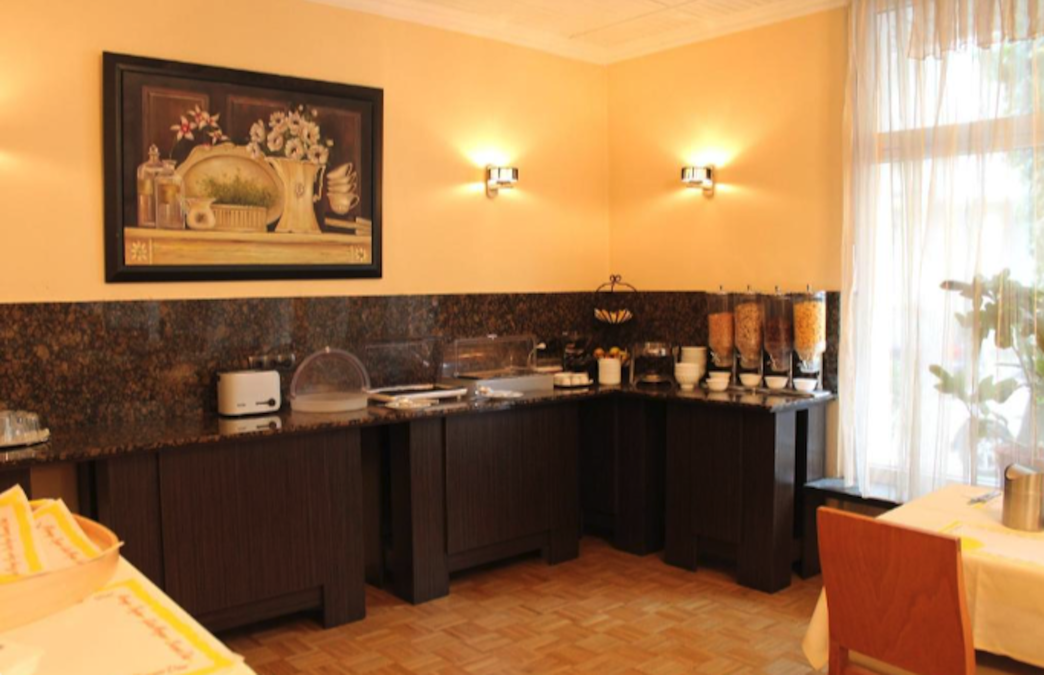 CITY HOTEL MERCATOR 3/10