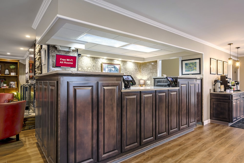 Red Roof Inn and Suites Herkimer 10/46