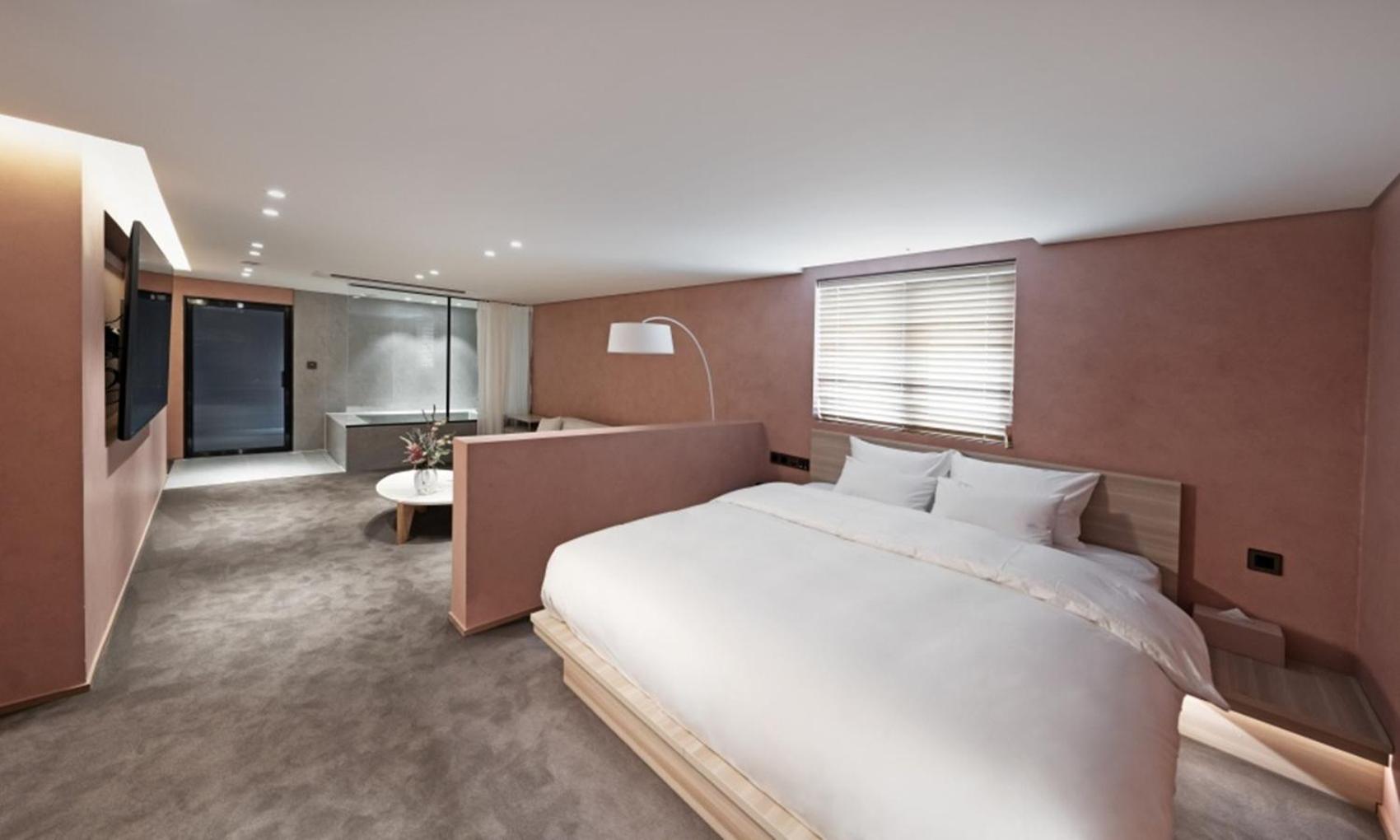 Suite, Queen Bed