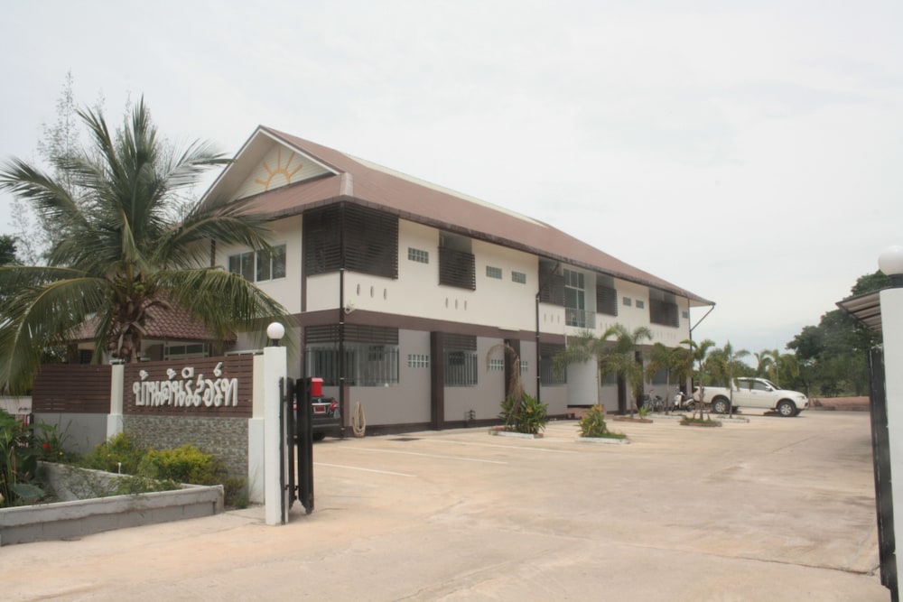 Banton Resort 3/50