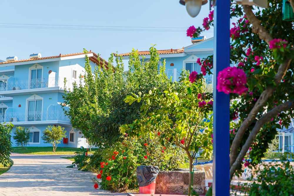 Filoxenia Hotel Apartments 43/51