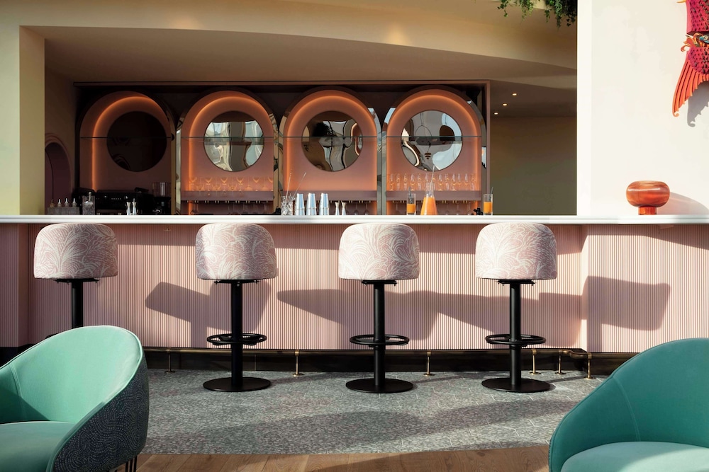Art otel London Battersea power station powered by Radisson Hotels 33/48