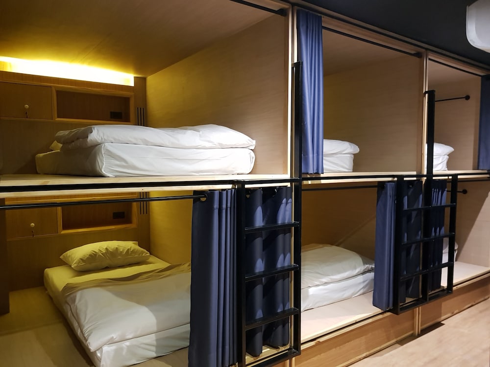 Borbaboom Phuket Poshtel & Hostel 24/47