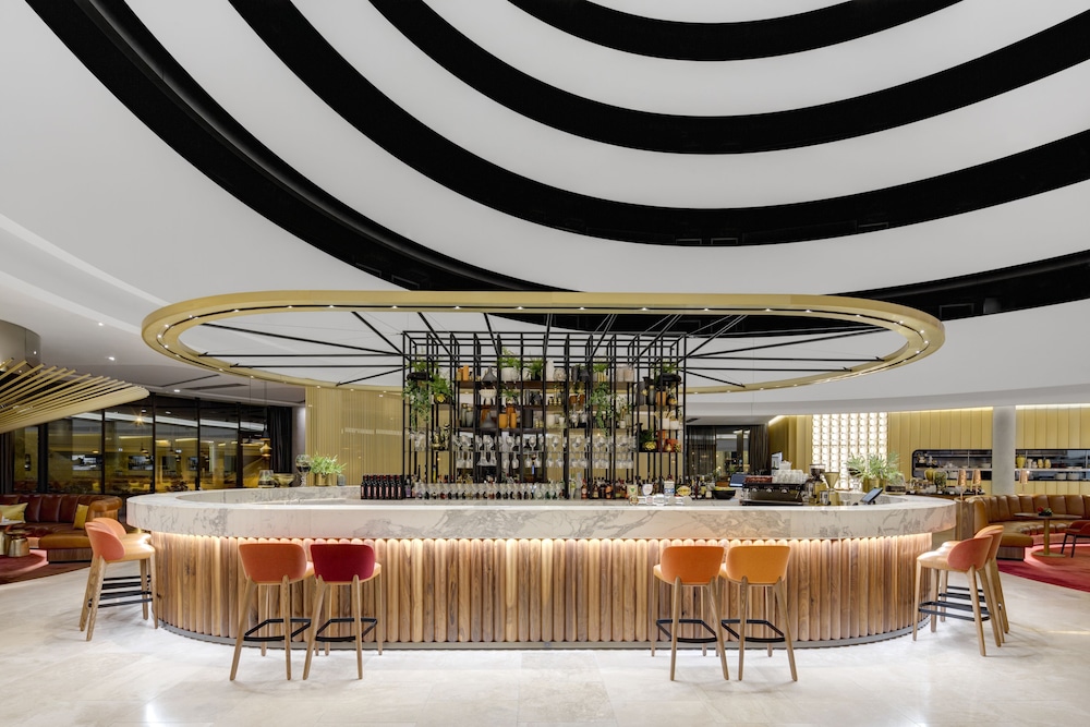 Vibe Hotel Canberra Airport 8/63