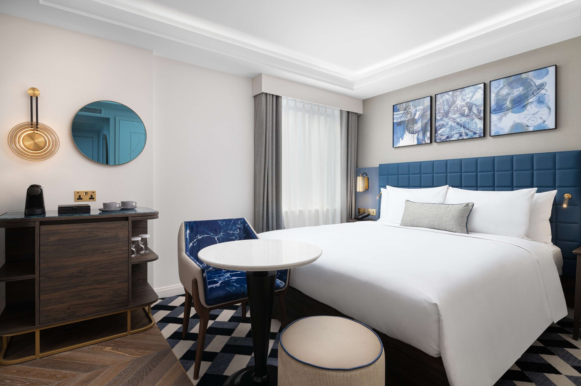 ROOM, KING BED