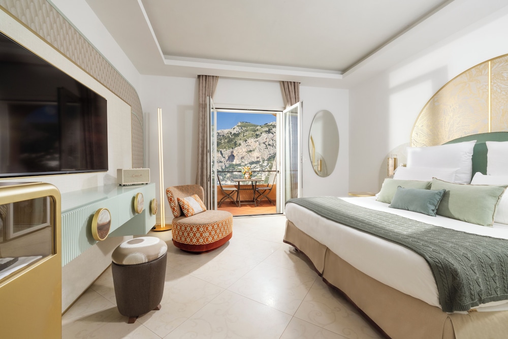 Prestige, Queen Bed, Sea Side