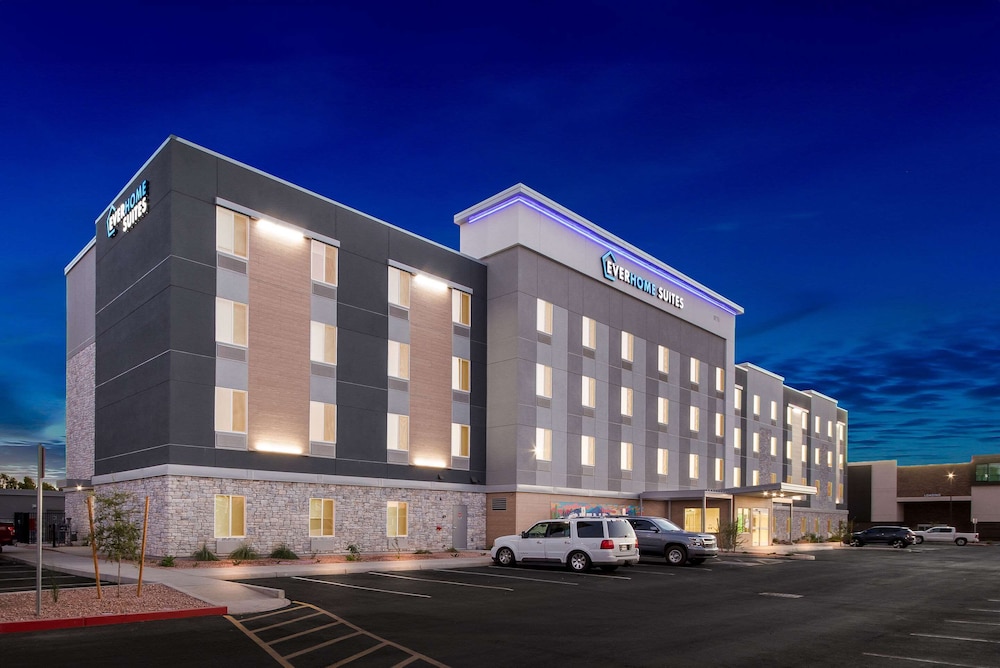 Everhome Suites Glendale Sports & Entertainment District 7/47