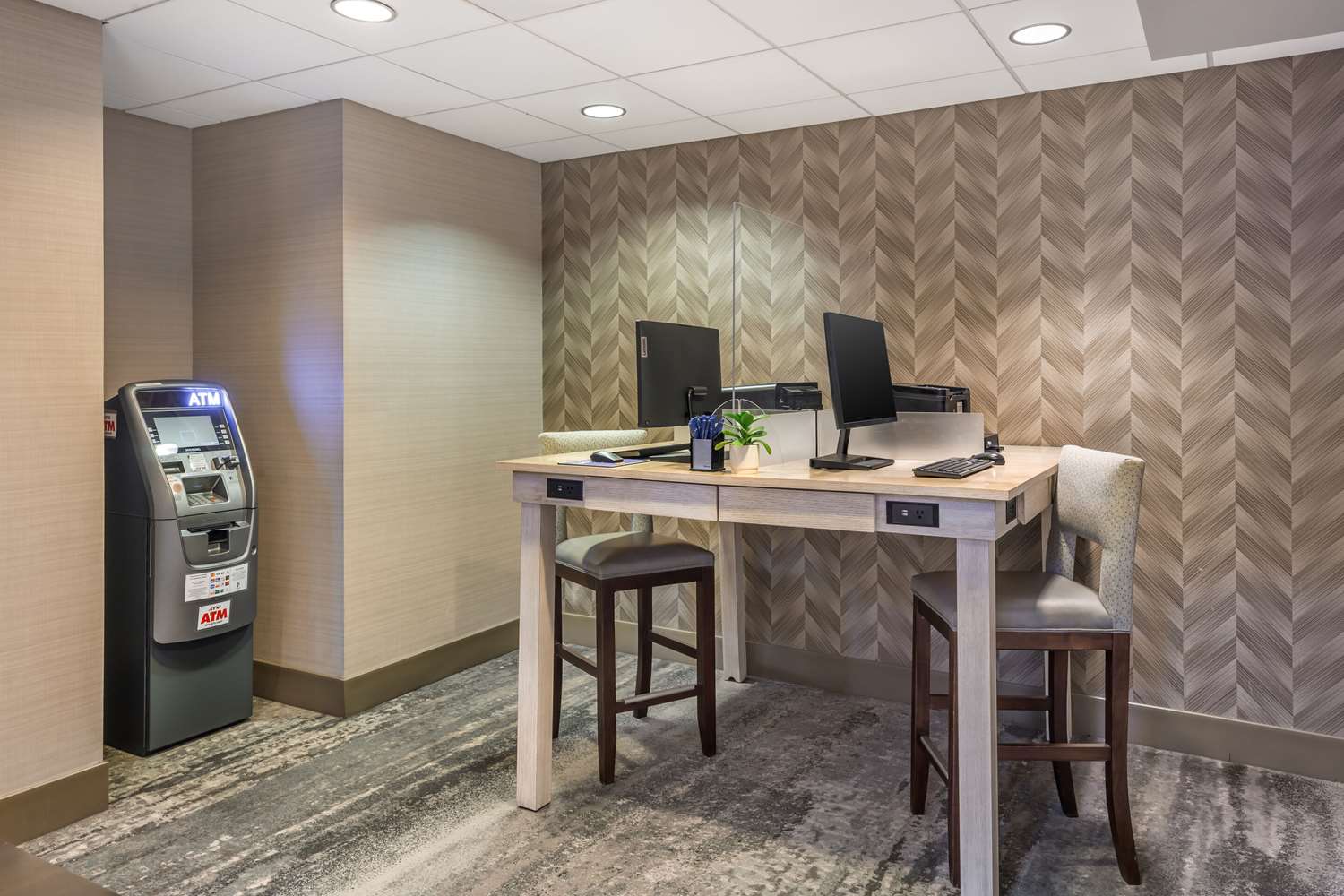 Comfort Inn & Suites Logan International Airport 37/40