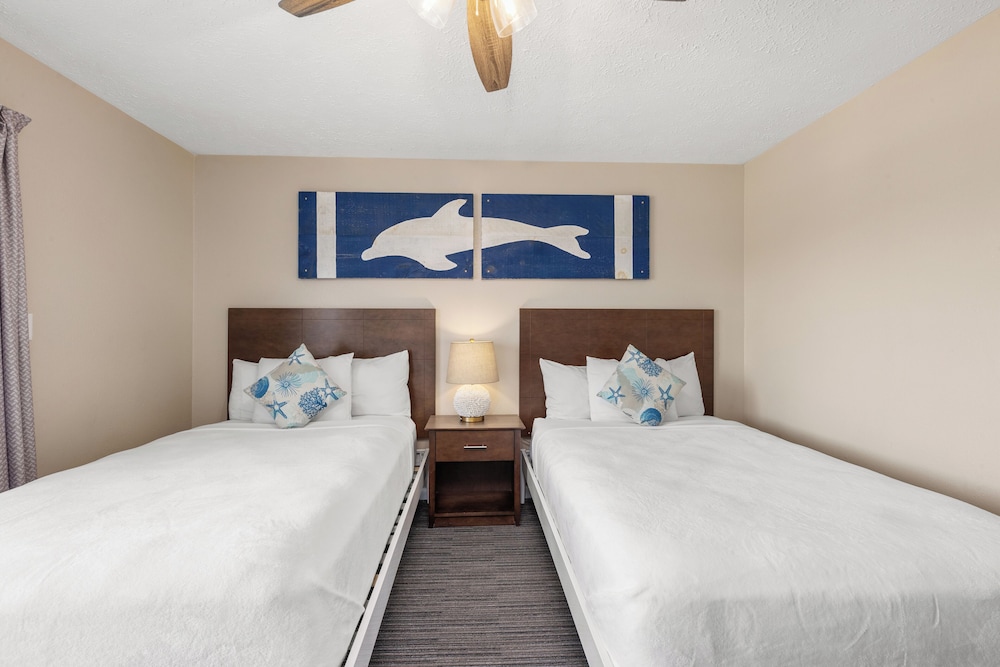 Sandpiper Beacon Beach Resort 8/50