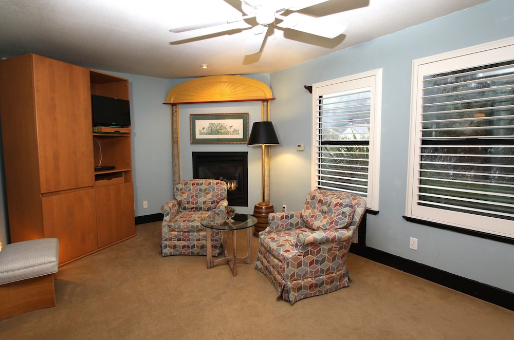 Inn at Occidental 31/50