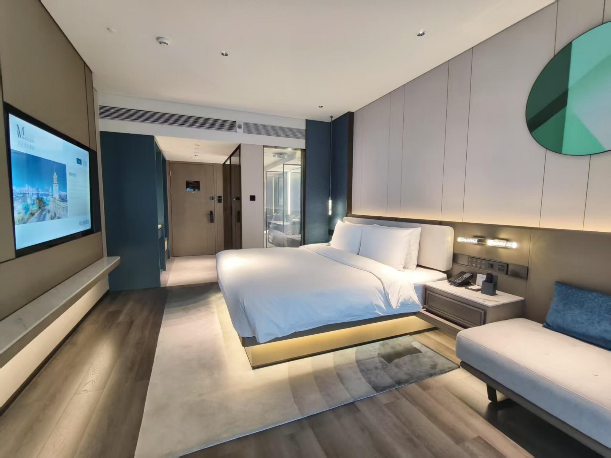 Room, Queen Bed