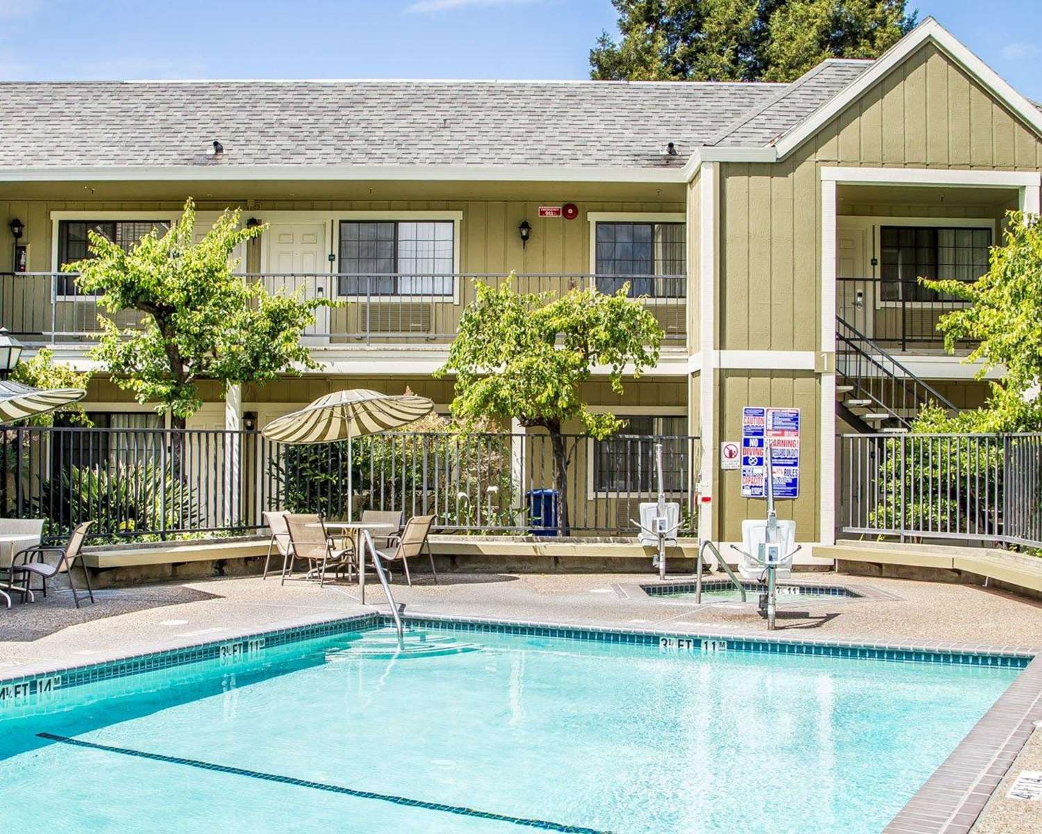 Quality Inn Petaluma - Sonoma 4/19