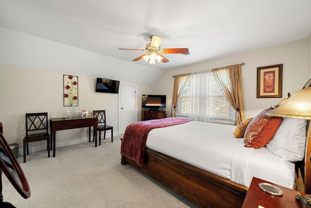 Redwood, City, Queen Bed