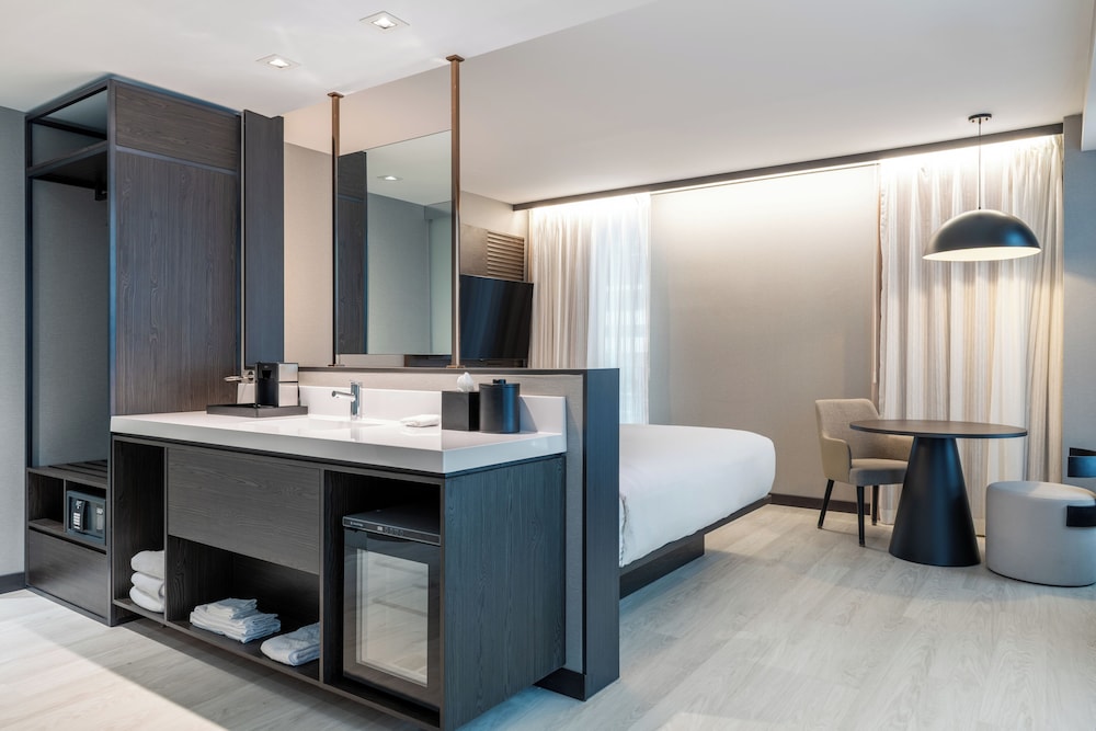 AC Hotel Burlington 43/50