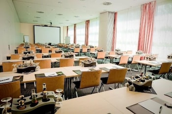NOVINA HOTEL HERZOGENAURACH HERZO-BASE 56/66