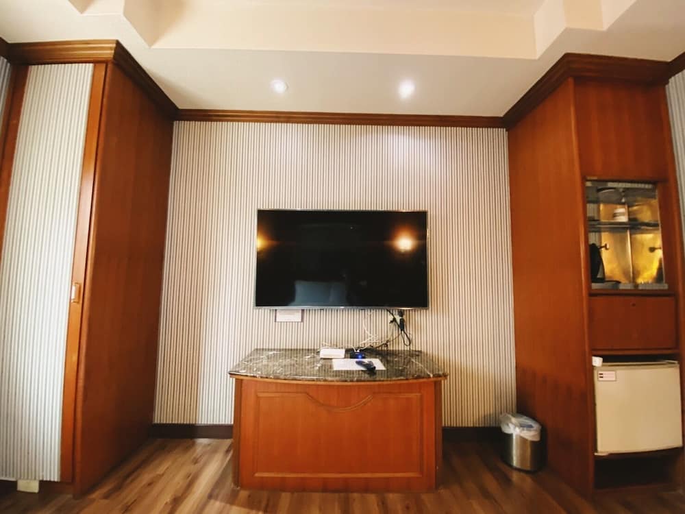 I Live Hotel 49/63