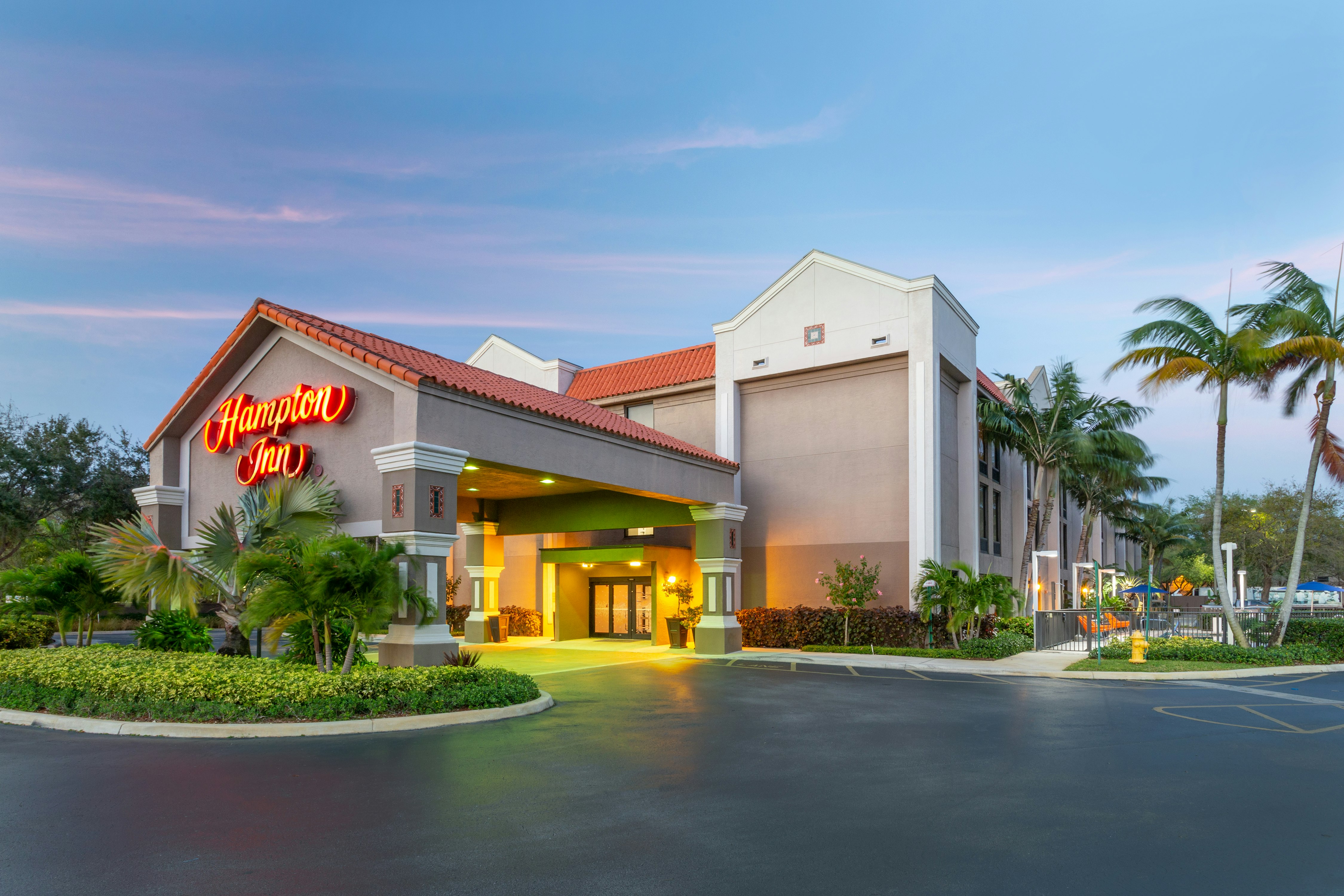 Hampton Inn Commercial Blvd Ft Lauderdale 2/35