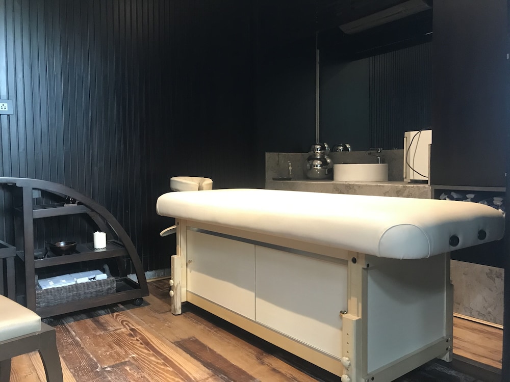 HOTEL LEVANA(FORMERLY BEST WESTERN PLUS LEVANA) 23/43