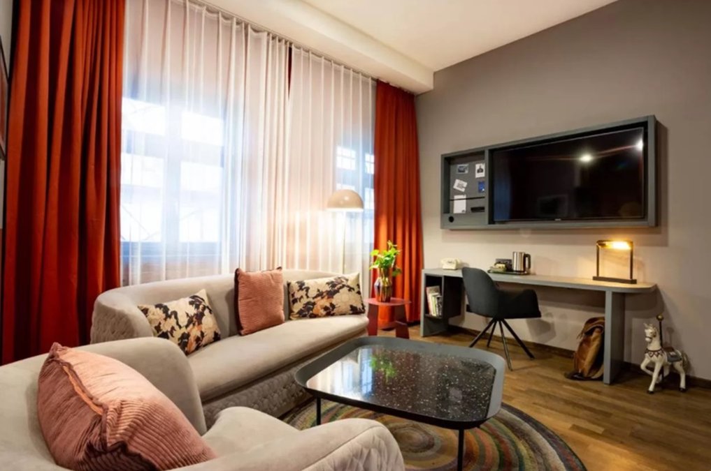 The Circus Hotel 28/50