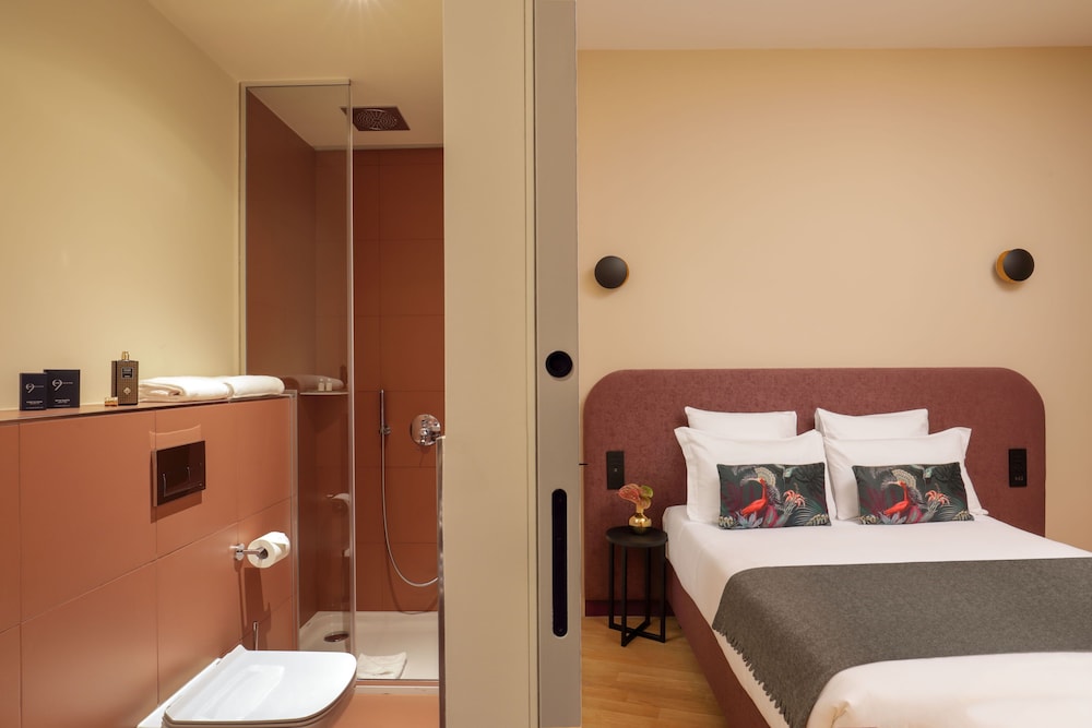 9 Hotel Cesari 27/85