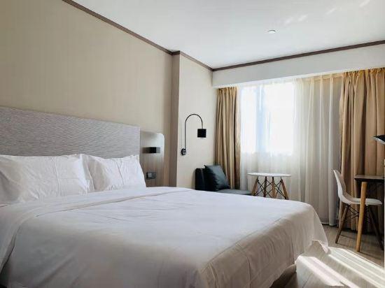 Hanting Hotel (Shenzhen Huaqiangbei Yannan Metro Station) 14/31