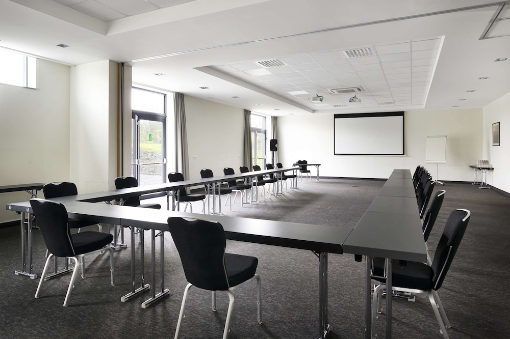 Park Inn By Radisson Liege Airport 76/81