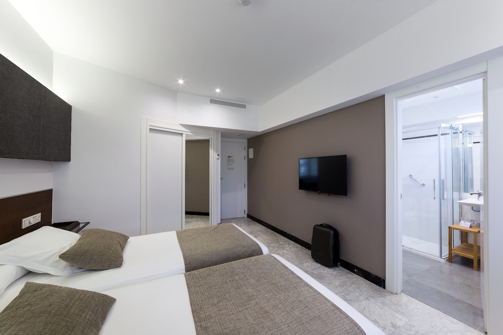 Hotel Avenida 27/62