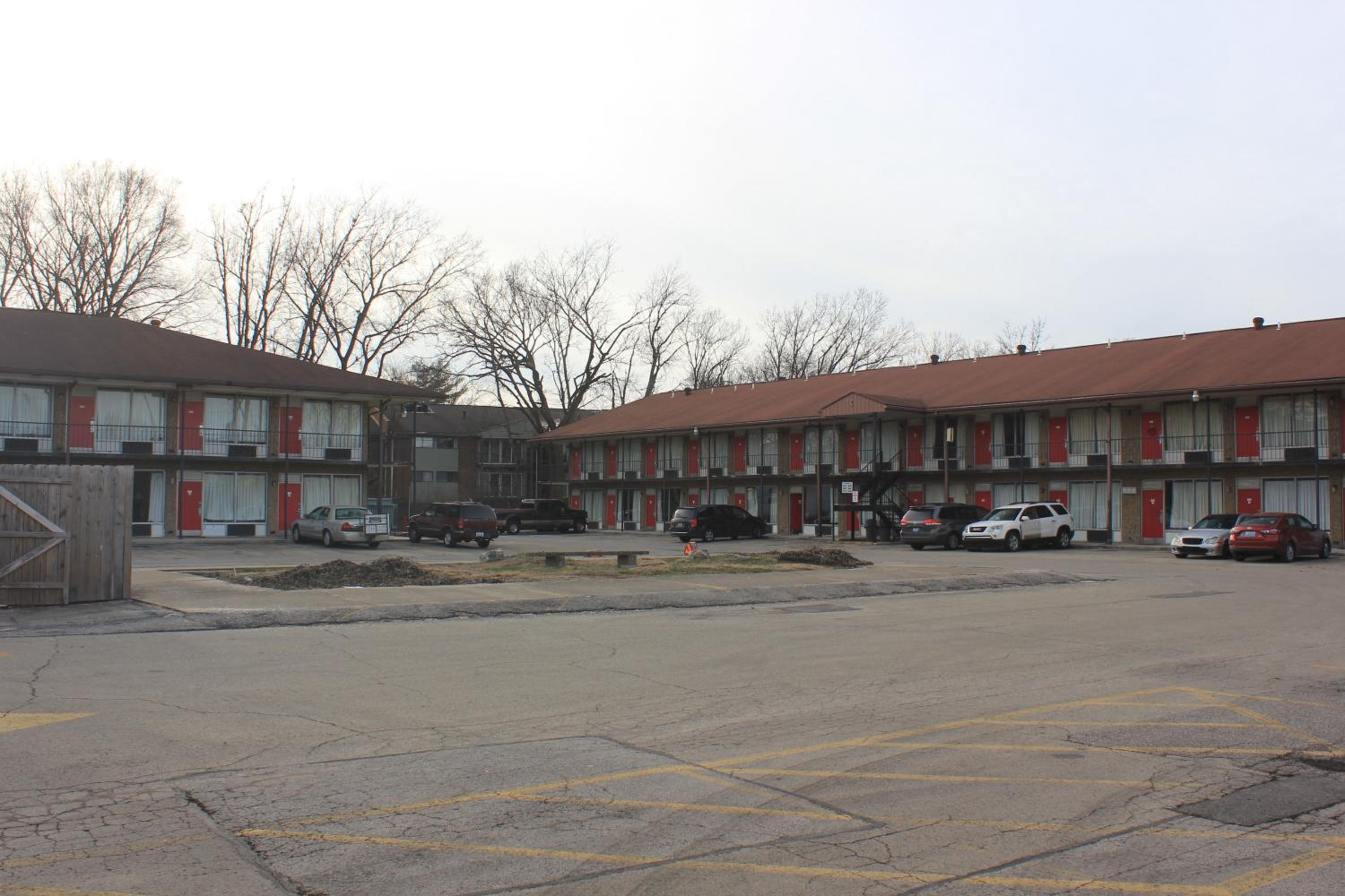 Red Carpet Inn Louisville 33/39