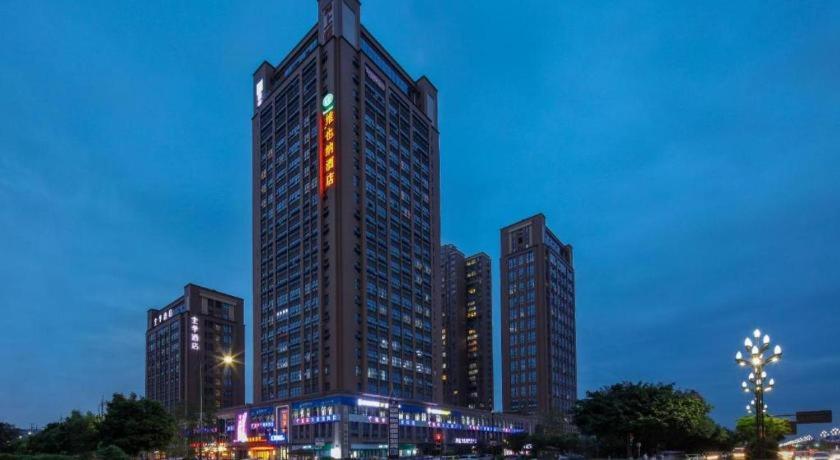 Vienna Hotel (Chengdu University of Petroleum Subway Station) 5/61