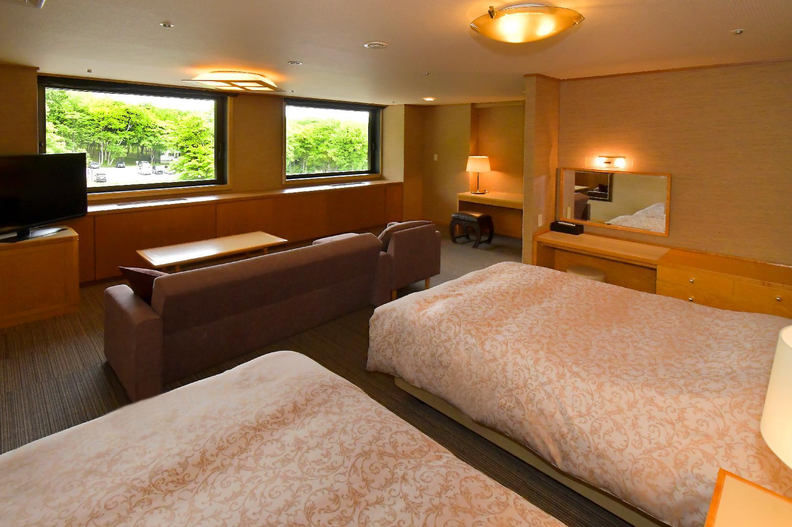Deluxe, Twin Beds, Forest View