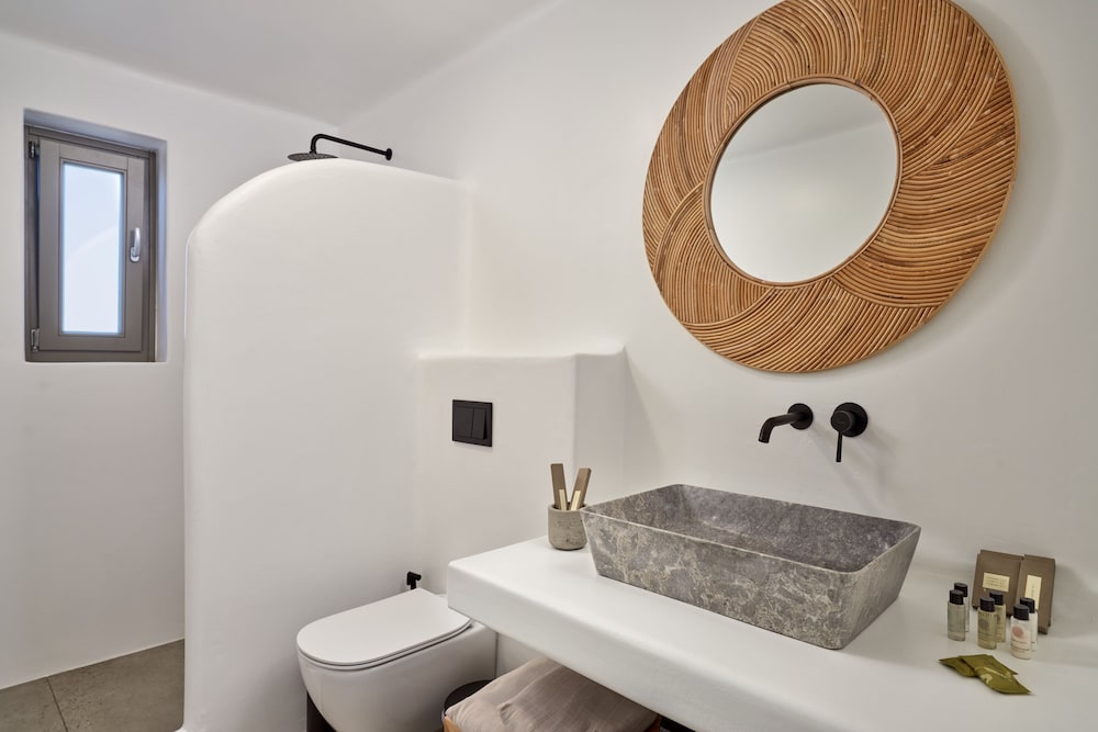 Ionic Suites 47/50