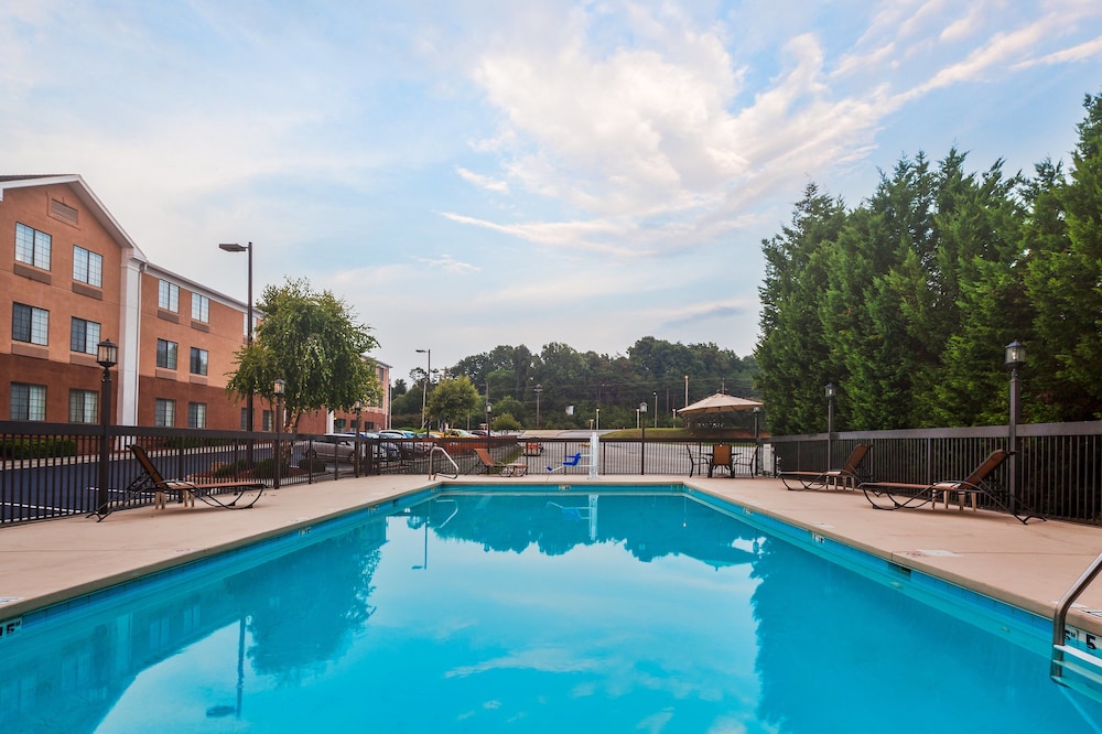 Holiday Inn Exp Winston Salem 30/48