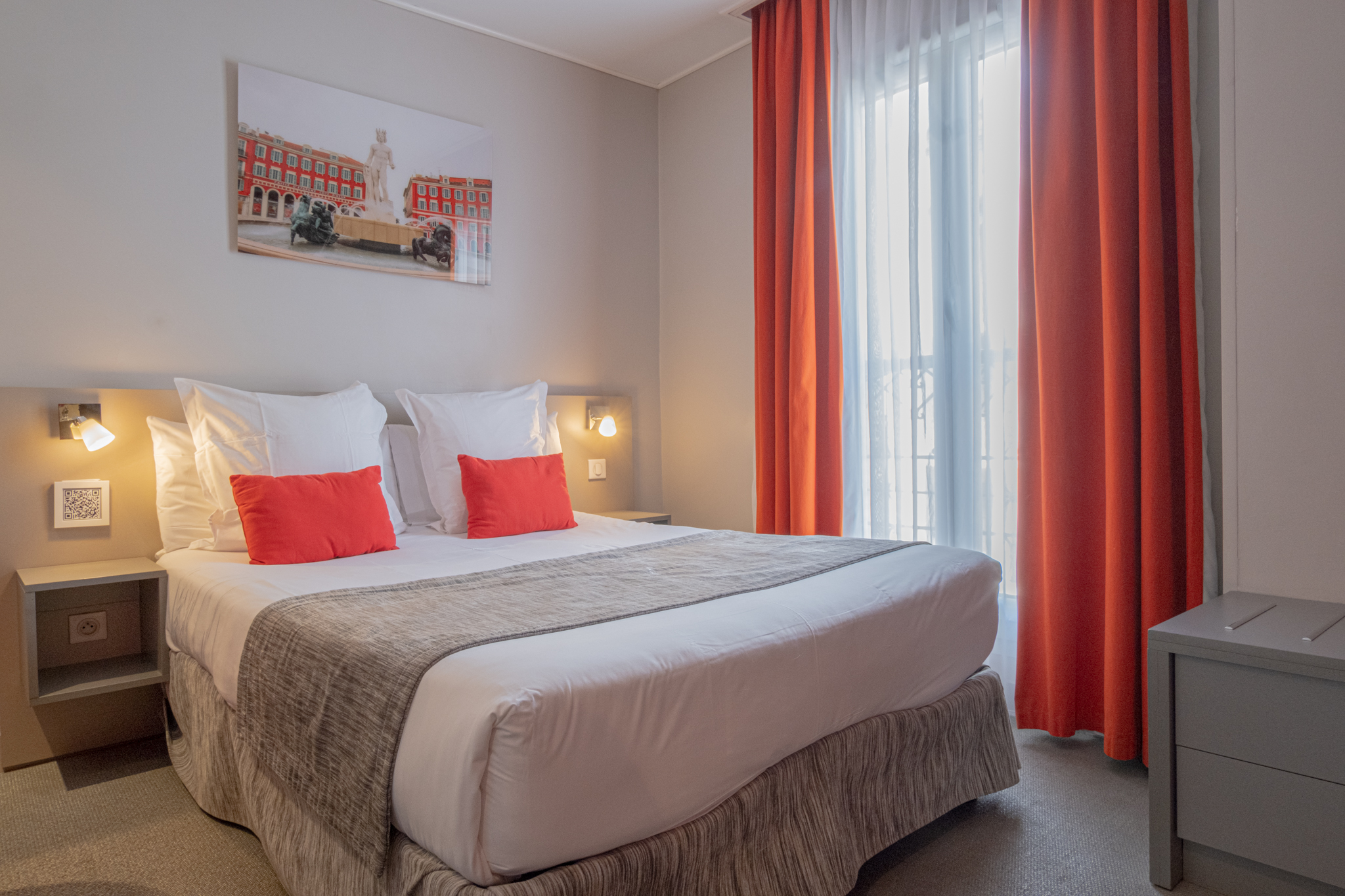 Room at Hotel de la Fontaine, NICE