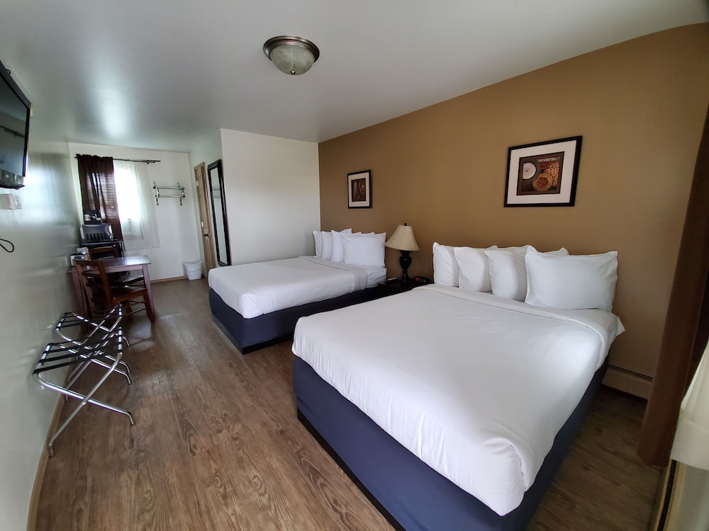 Sunset Lodge Escanaba 14/32
