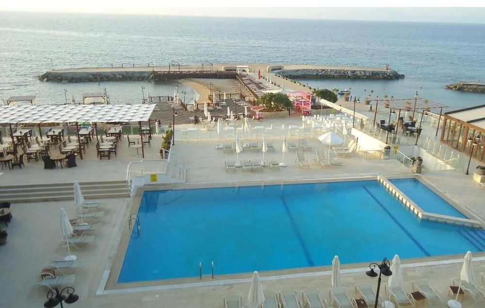 ADA BEACH HOTEL 39/50