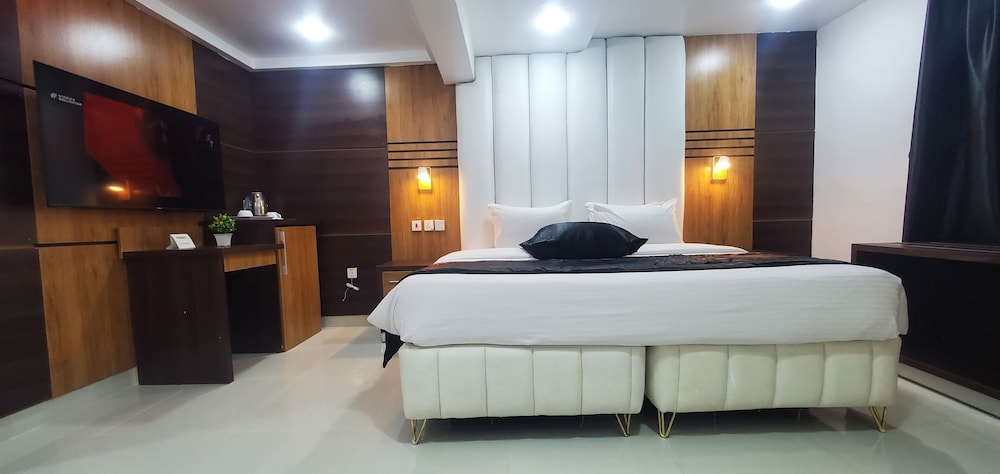 Dalchifit Suites 12/50
