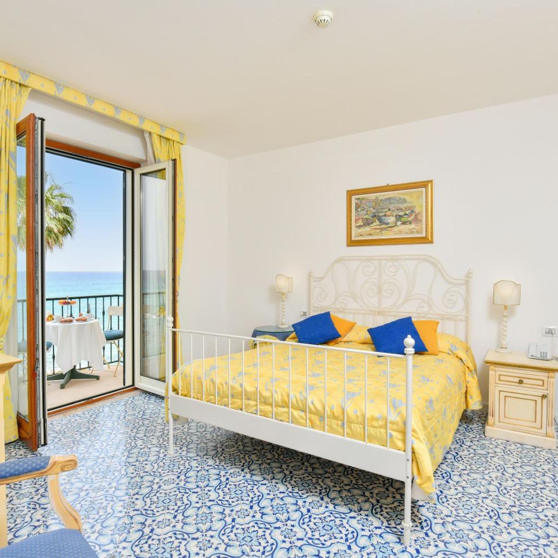 Standard, Double Bed, Lateral Side Sea View, Annex