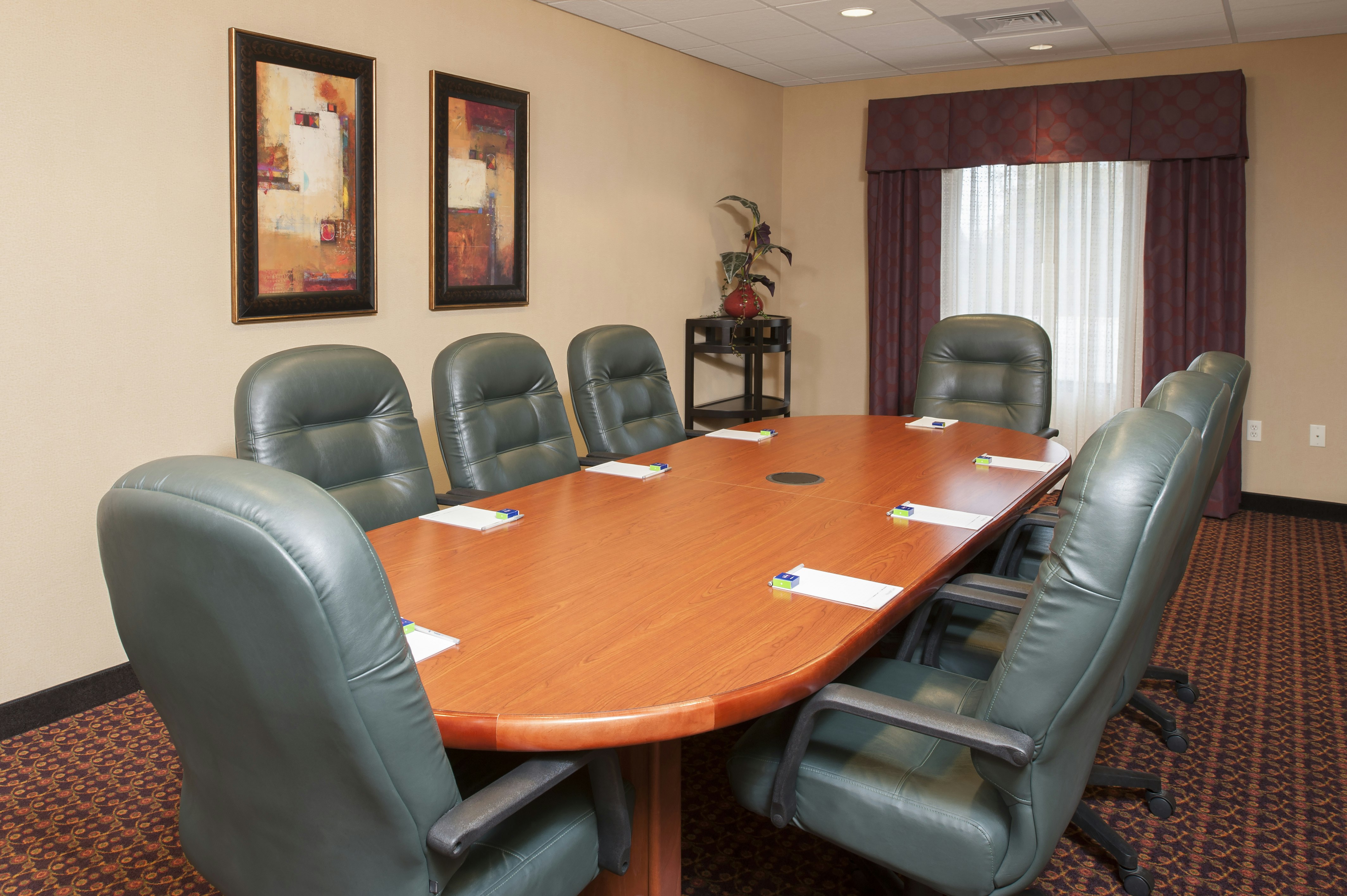Hampton Inn & Suites Grand Rapids-Airport 28th St 12/14